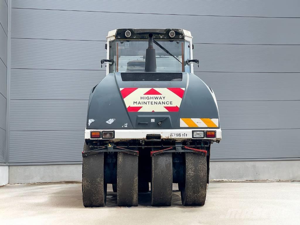 Bomag BW 24 RH タイヤローラ