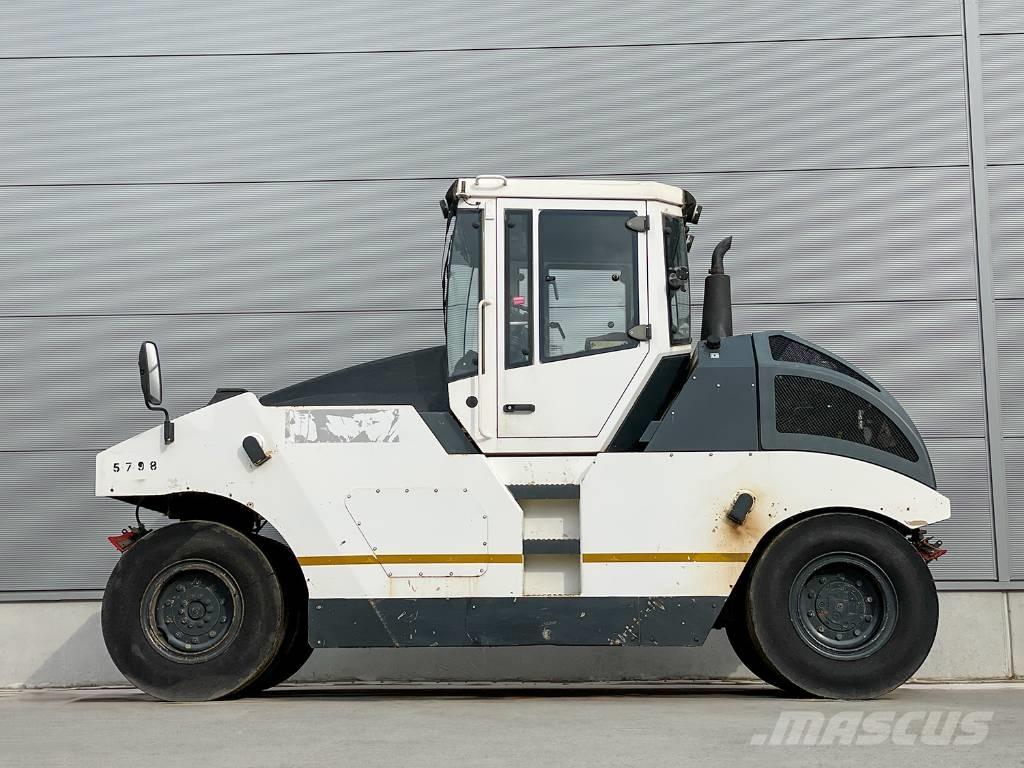 Bomag BW 24 RH タイヤローラ