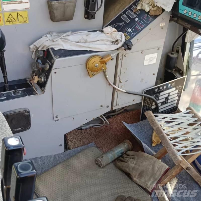 Hitachi SCX2500 クローラクレーン