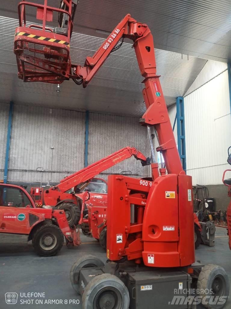 JLG E 300 AJP ブームリフト　屈伸型