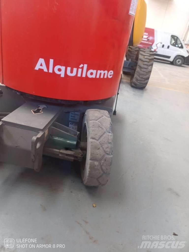 JLG E 300 AJP ブームリフト　屈伸型