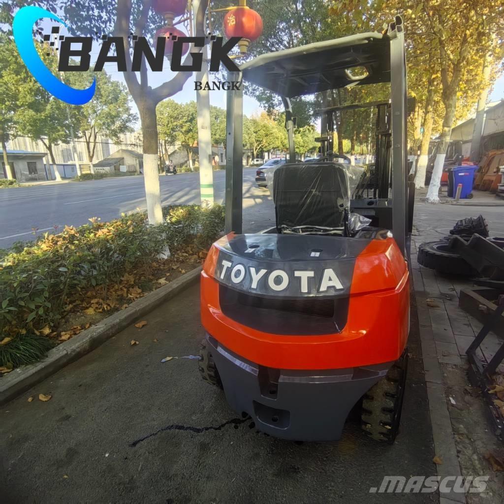 Toyota 8 F 30 ディーゼル・軽油