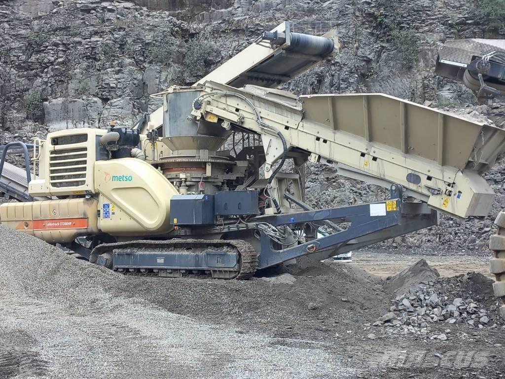 Metso LT 200 HP 自走式クラッシャー