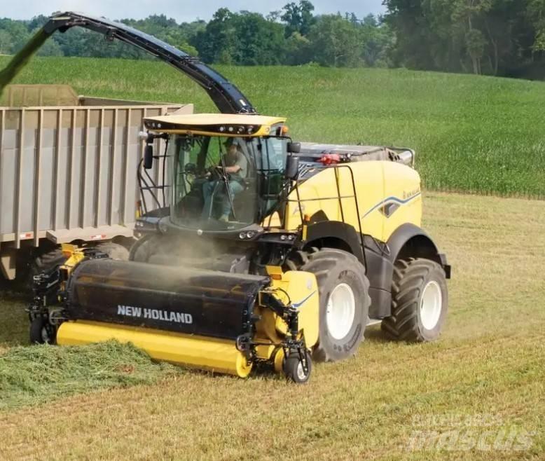 New Holland FR 550 自走式フォレージハーベスター