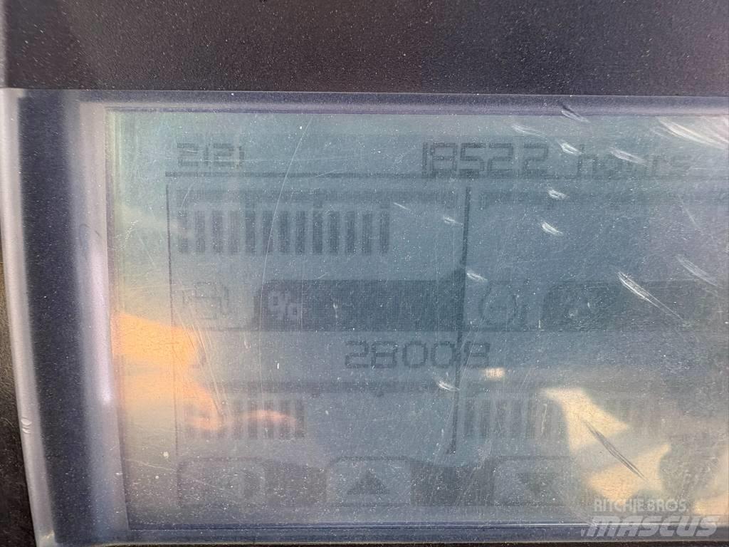 CAT CB 24 B タンデムローラ