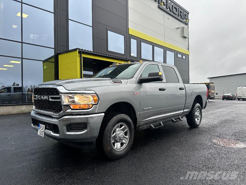 RAM 2500 Tradesman ピックアップ／ドロップサイド