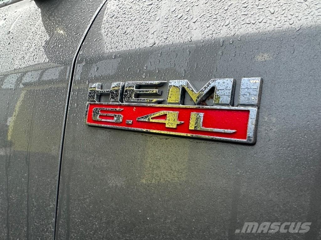 RAM 2500 Tradesman ピックアップ／ドロップサイド