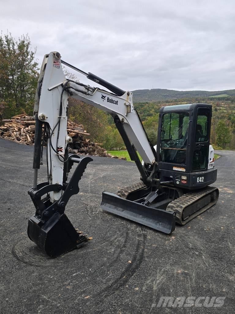 Bobcat E 42 ミニ油圧ショベル 7t以下（ミニユンボ・ミニディガー）