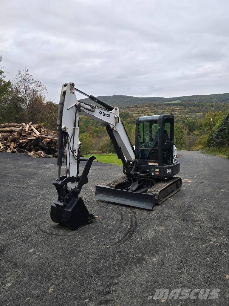 Bobcat E 42 ミニ油圧ショベル 7t以下（ミニユンボ・ミニディガー）