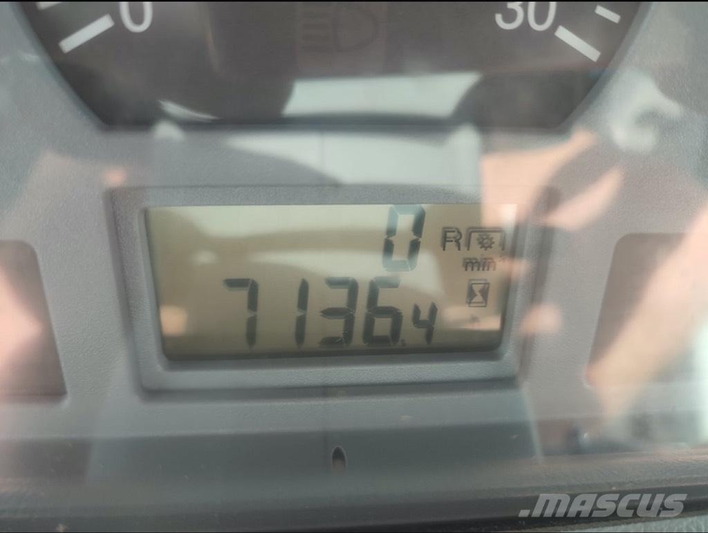 Valtra N 101 トラクター
