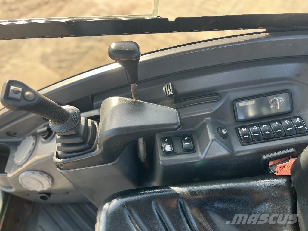 Volvo EC 18D ミニ油圧ショベル 7t以下（ミニユンボ・ミニディガー）