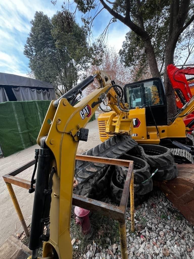 CAT 302 CR ミニ油圧ショベル 7t以下（ミニユンボ・ミニディガー）