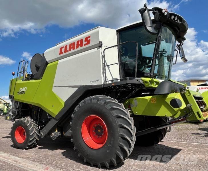 CLAAS TRION 640 コンバイン