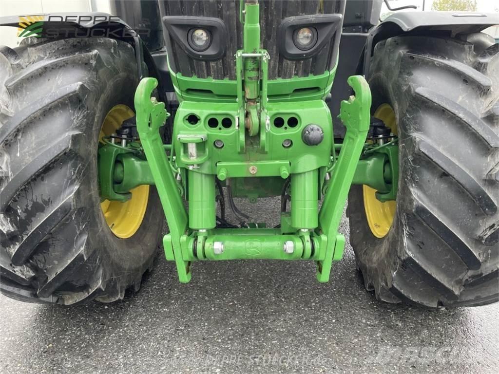 John Deere 6230R トラクター