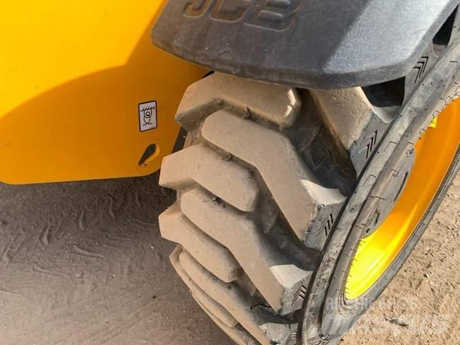 JCB 525-60 テレスコーピックハンドラー