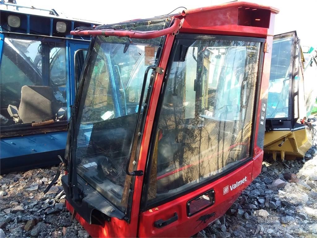 Valmet 931 キャビン及び内装