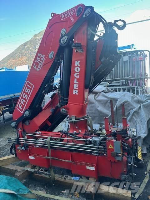 Fassi F 165 ローダークレーン