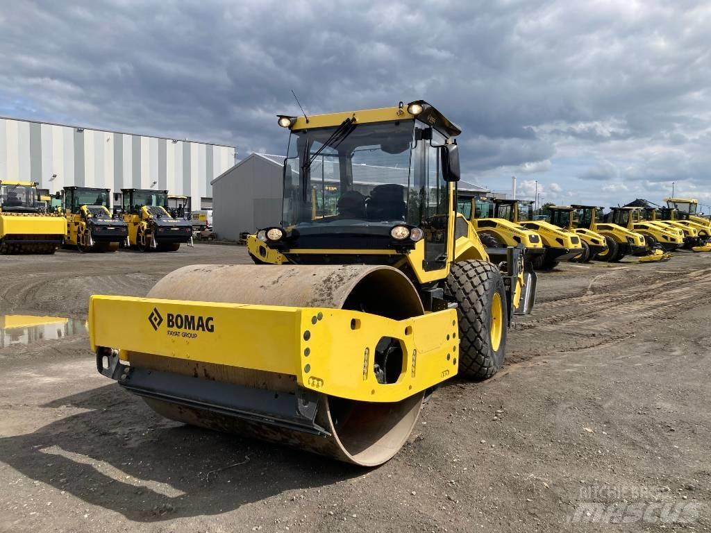 Bomag BW 213 DH-5 ソイルコンパクター