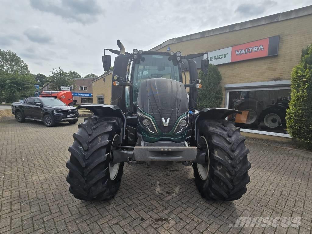 Valtra T 174 トラクター