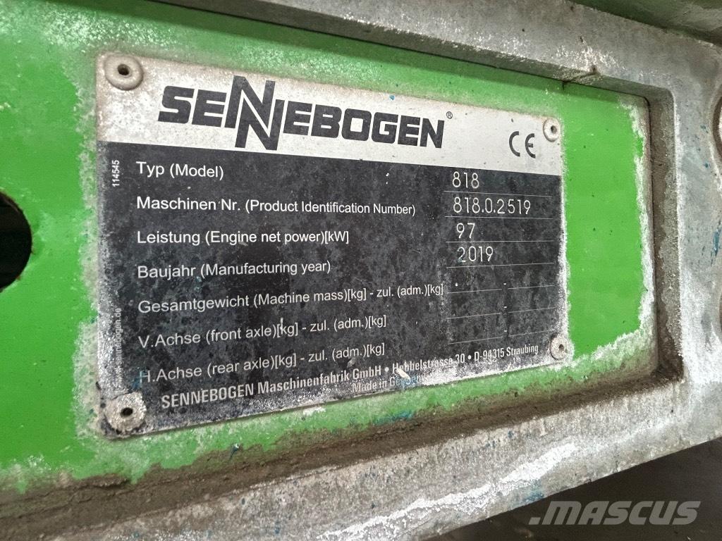 Sennebogen 818 廃棄物／工業産廃処理機