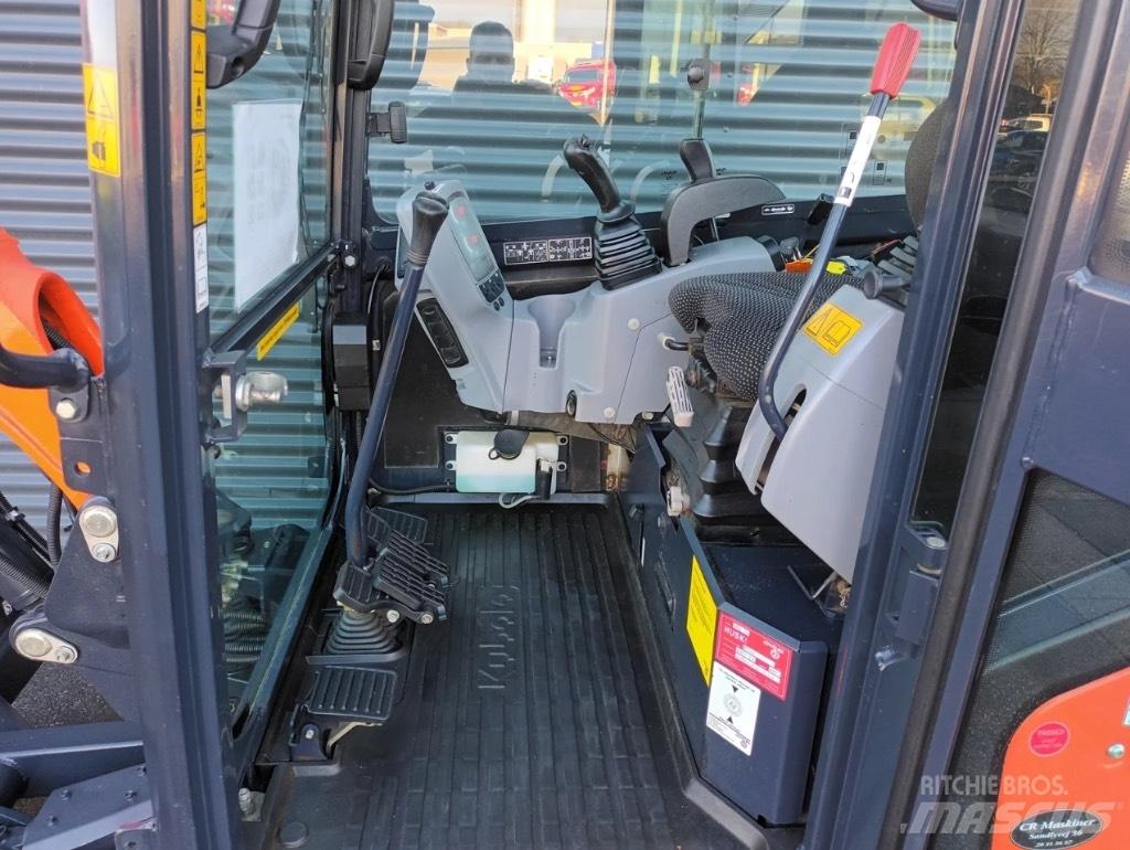 Kubota KX 027-4 ミニ油圧ショベル 7t以下（ミニユンボ・ミニディガー）