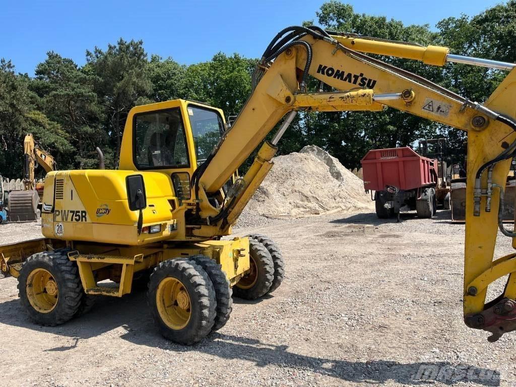 Komatsu PW 75 R ホイール式油圧ショベル（パワーショベル・ユンボ・バックホー）