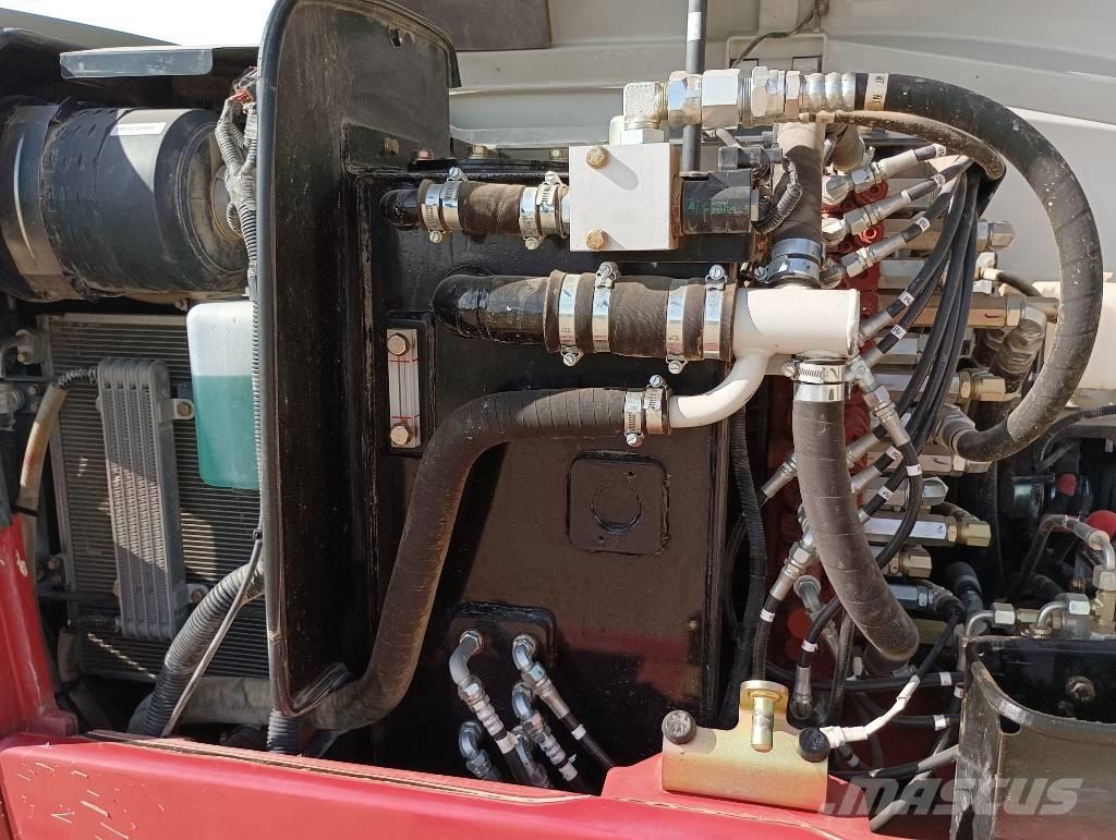 Takeuchi TB 260 ミニ油圧ショベル 7t以下（ミニユンボ・ミニディガー）