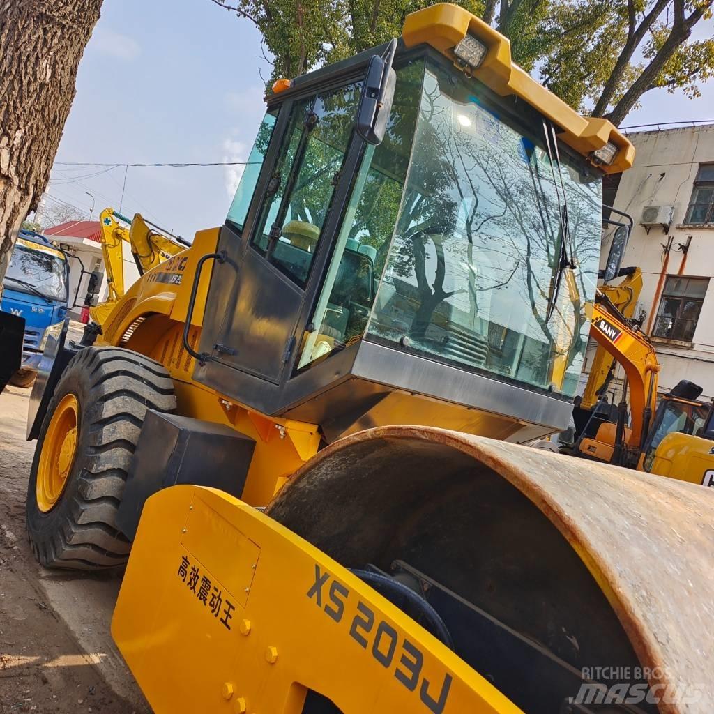 XCMG XS 202 J 振動ローラ
