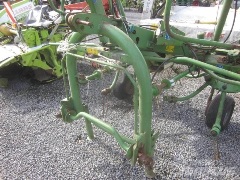 Krone KW 7.70 6x7 テッダー・テッダーレーキ