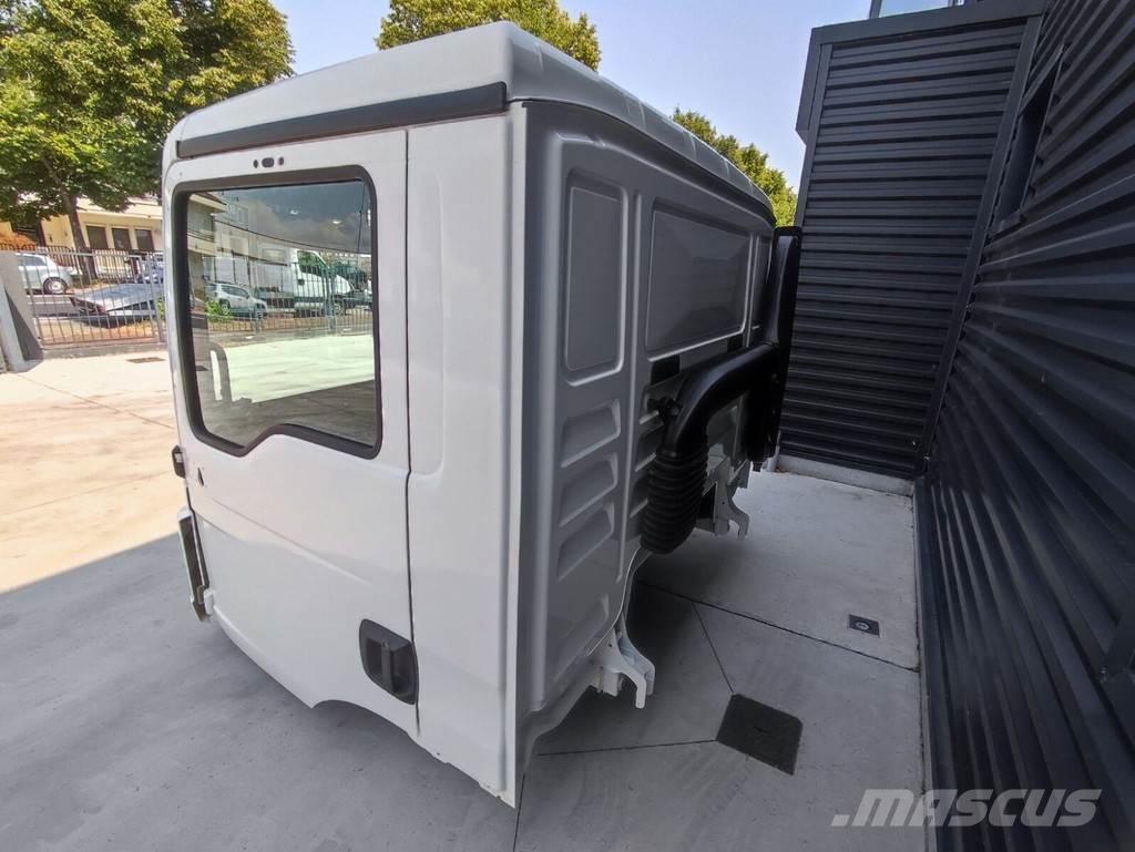 MAN DAY CAB キャビン及び内装