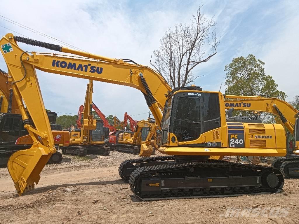 Komatsu PC 240-8 大型油圧ショベル12t以上（パワーショベル・ユンボ）