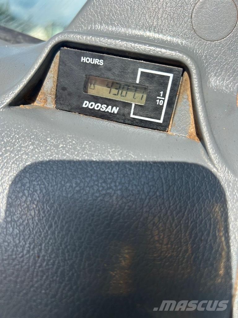 Doosan DX140 LC-7 大型油圧ショベル12t以上（パワーショベル・ユンボ）