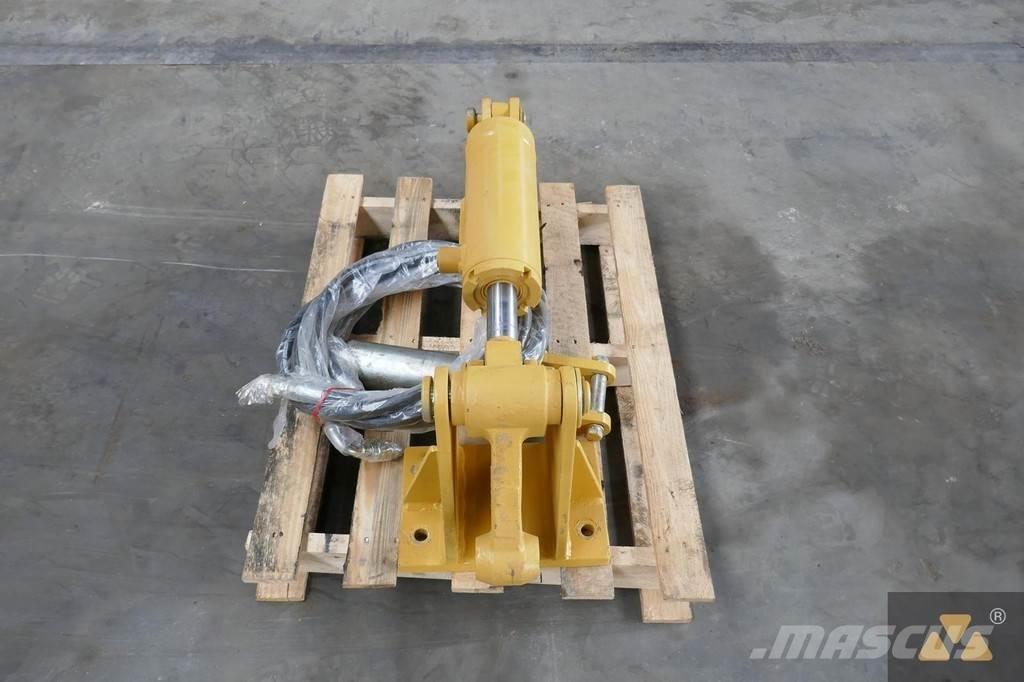 CAT D8T Pin puller その他部品