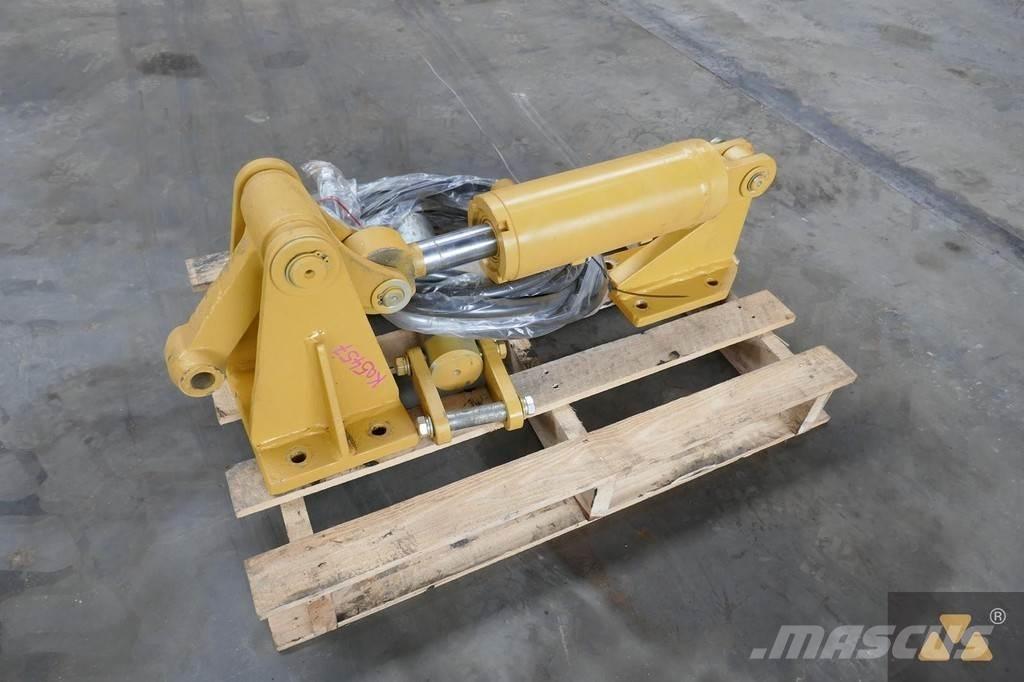 CAT D8T Pin puller その他部品