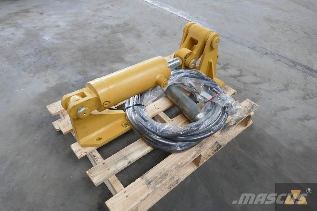CAT D8T Pin puller その他部品