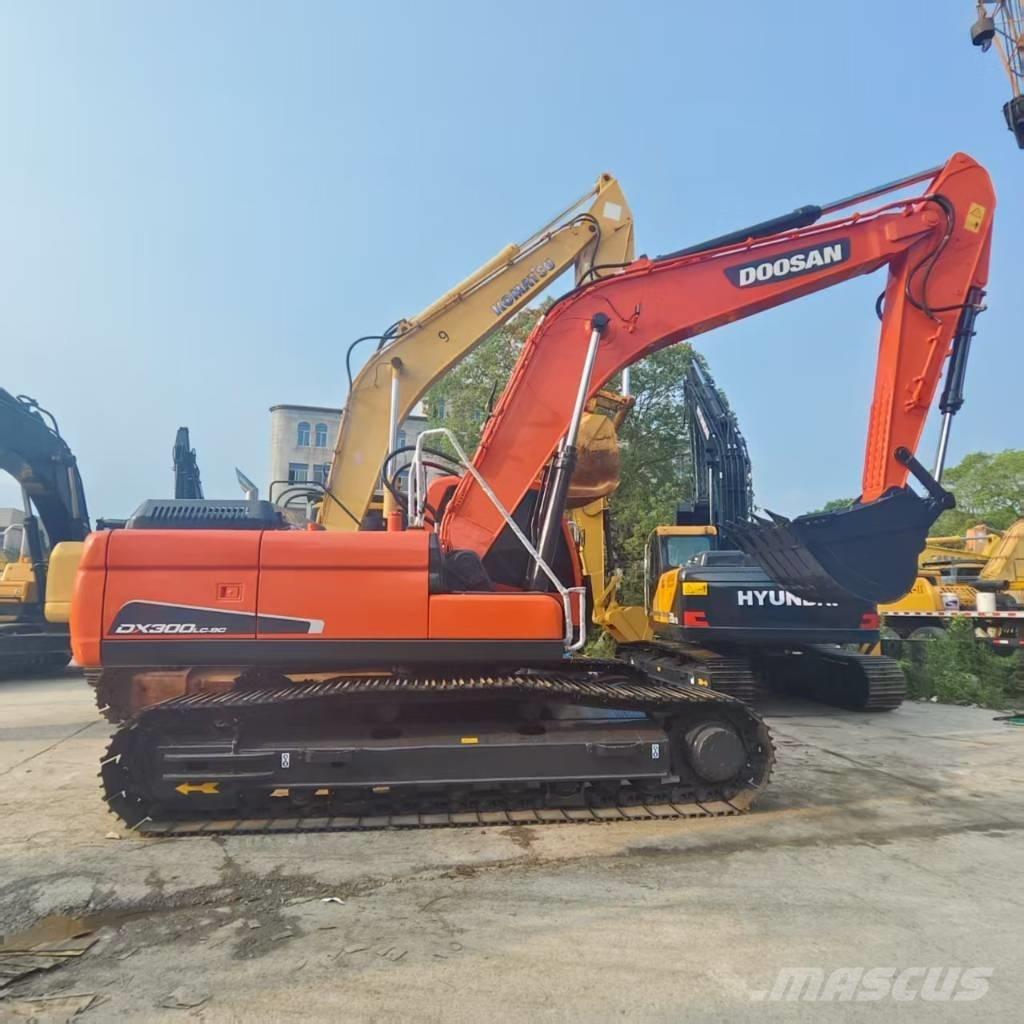 Doosan DX 300 LC 大型油圧ショベル12t以上（パワーショベル・ユンボ）