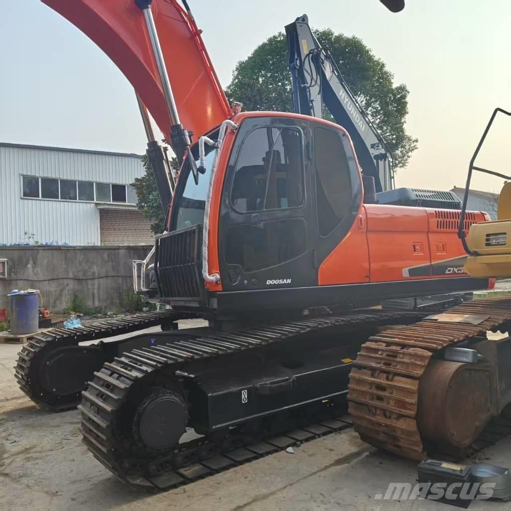 Doosan DX 300 LC 大型油圧ショベル12t以上（パワーショベル・ユンボ）