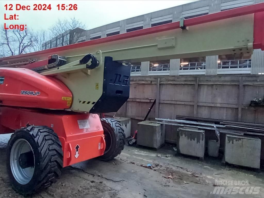 JLG 1250 AJP ブームリフト　屈伸型