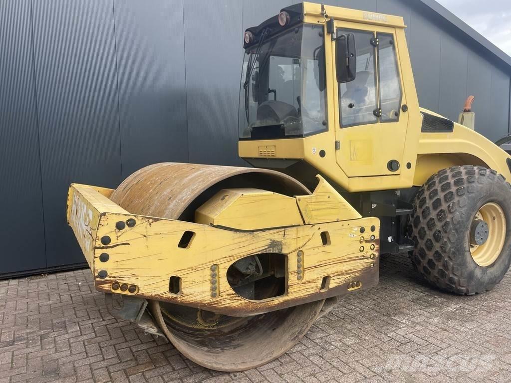 Bomag Bw 213 振動ローラ