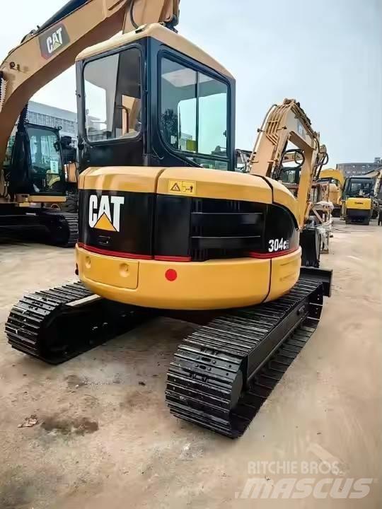CAT 304 CR ミニ油圧ショベル 7t以下（ミニユンボ・ミニディガー）