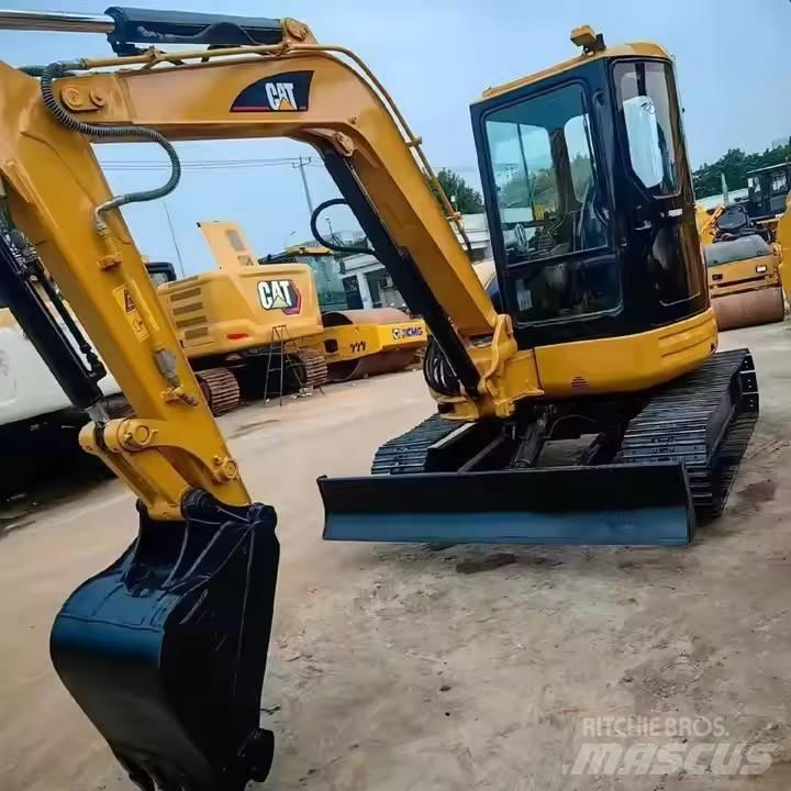 CAT 304 CR ミニ油圧ショベル 7t以下（ミニユンボ・ミニディガー）