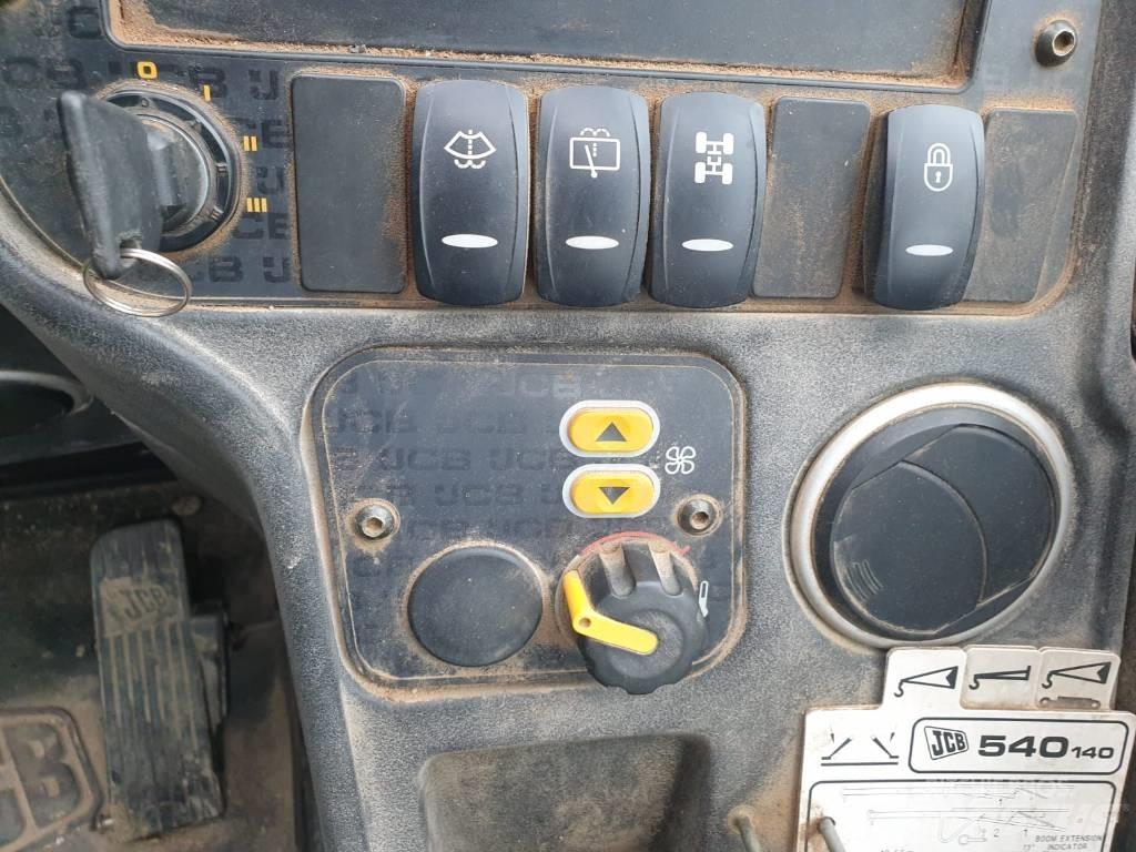 JCB 540-140 テレスコーピックハンドラー