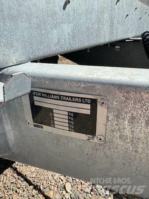 Ifor Williams TA 510 家畜輸送用トレーラー