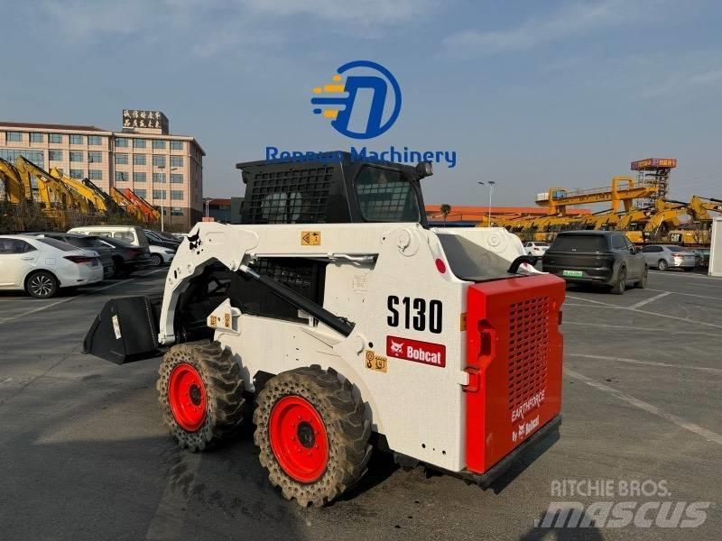 Bobcat S 130 スキッドステアローダー