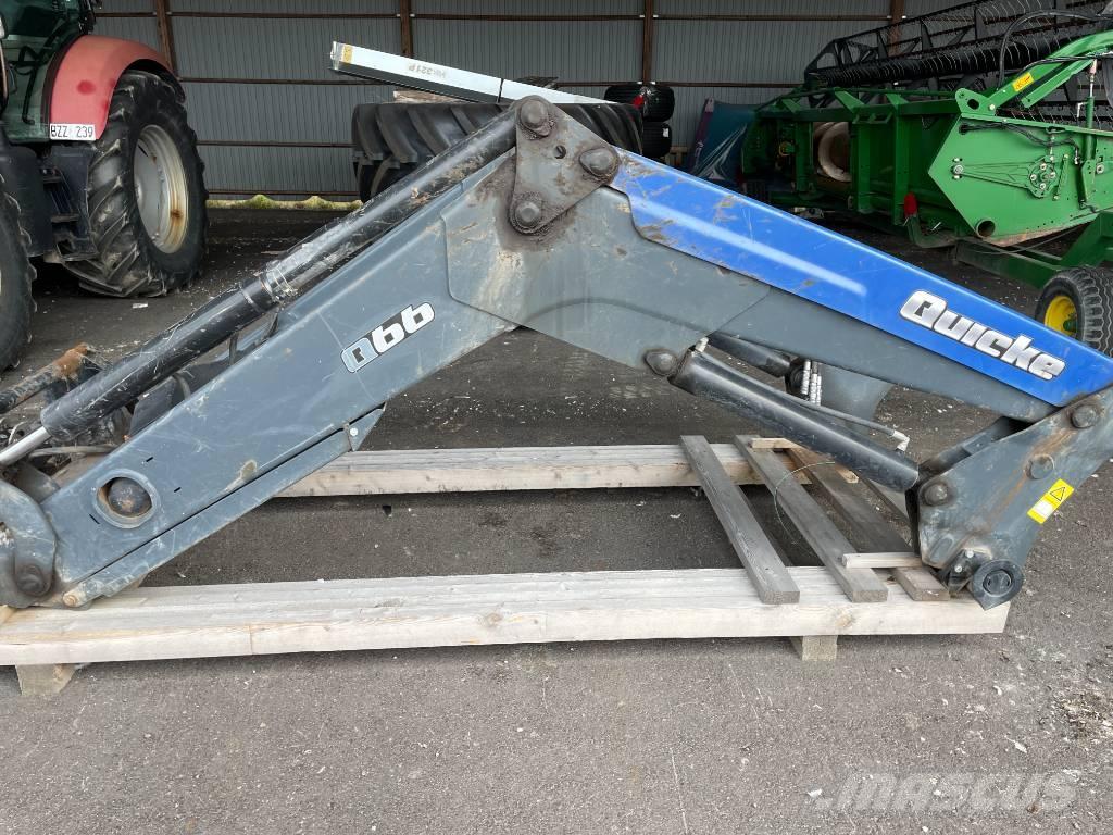 Quicke Q66 フロントローダーとディガー