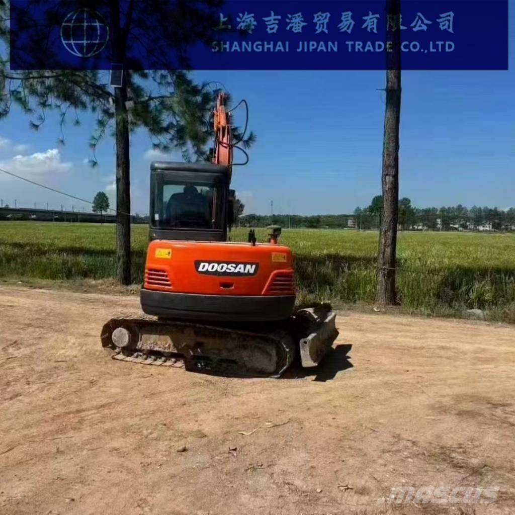 Doosan DH 60 ミニ油圧ショベル 7t以下（ミニユンボ・ミニディガー）