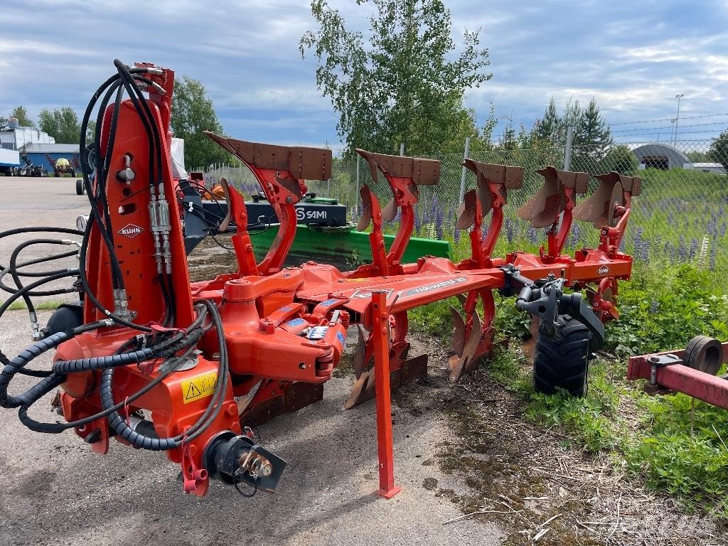 Kuhn Vari-Master 123 リバーシブルプラウ