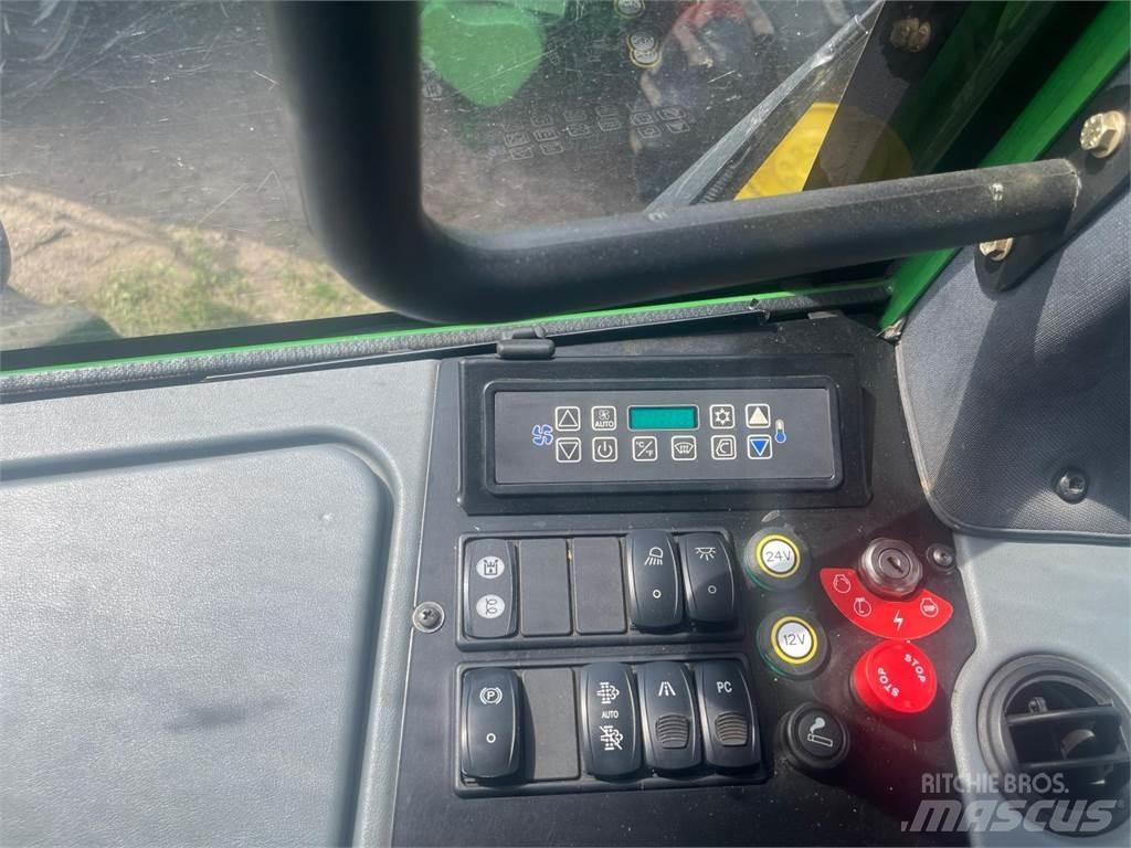 John Deere 1270 E ハーベスター