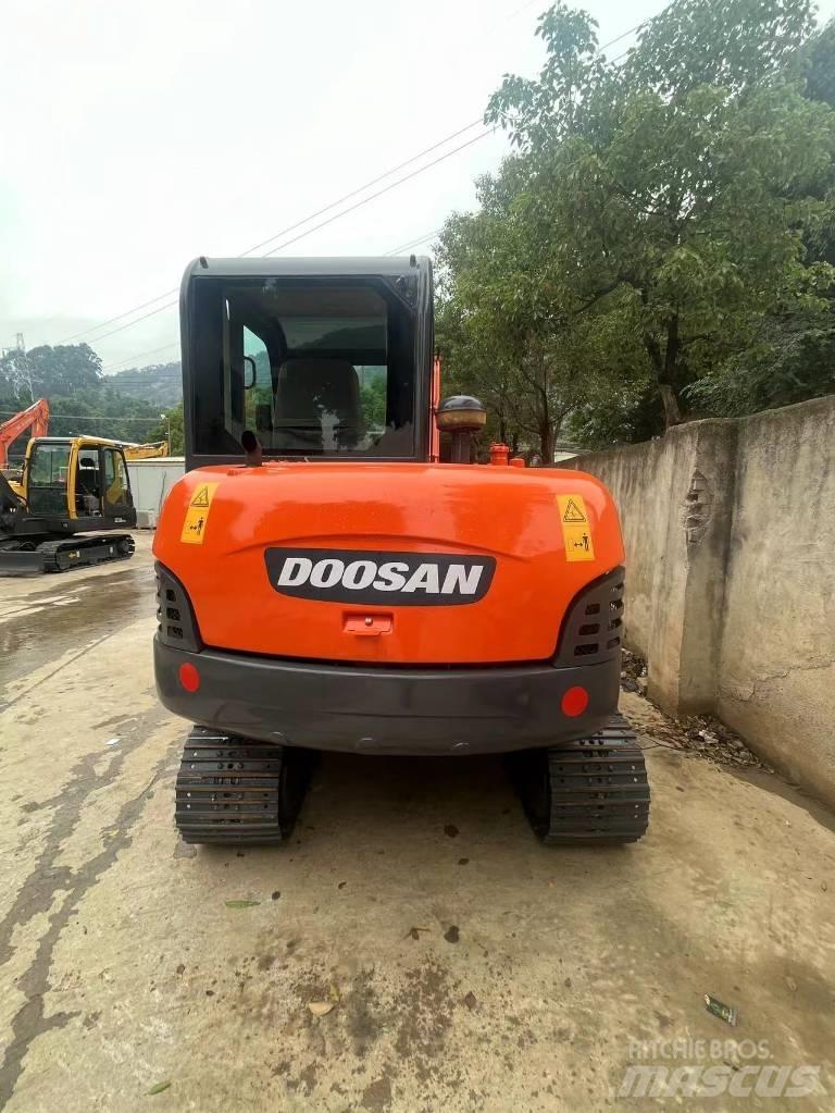 Doosan DH 60-7 ミニ油圧ショベル 7t以下（ミニユンボ・ミニディガー）