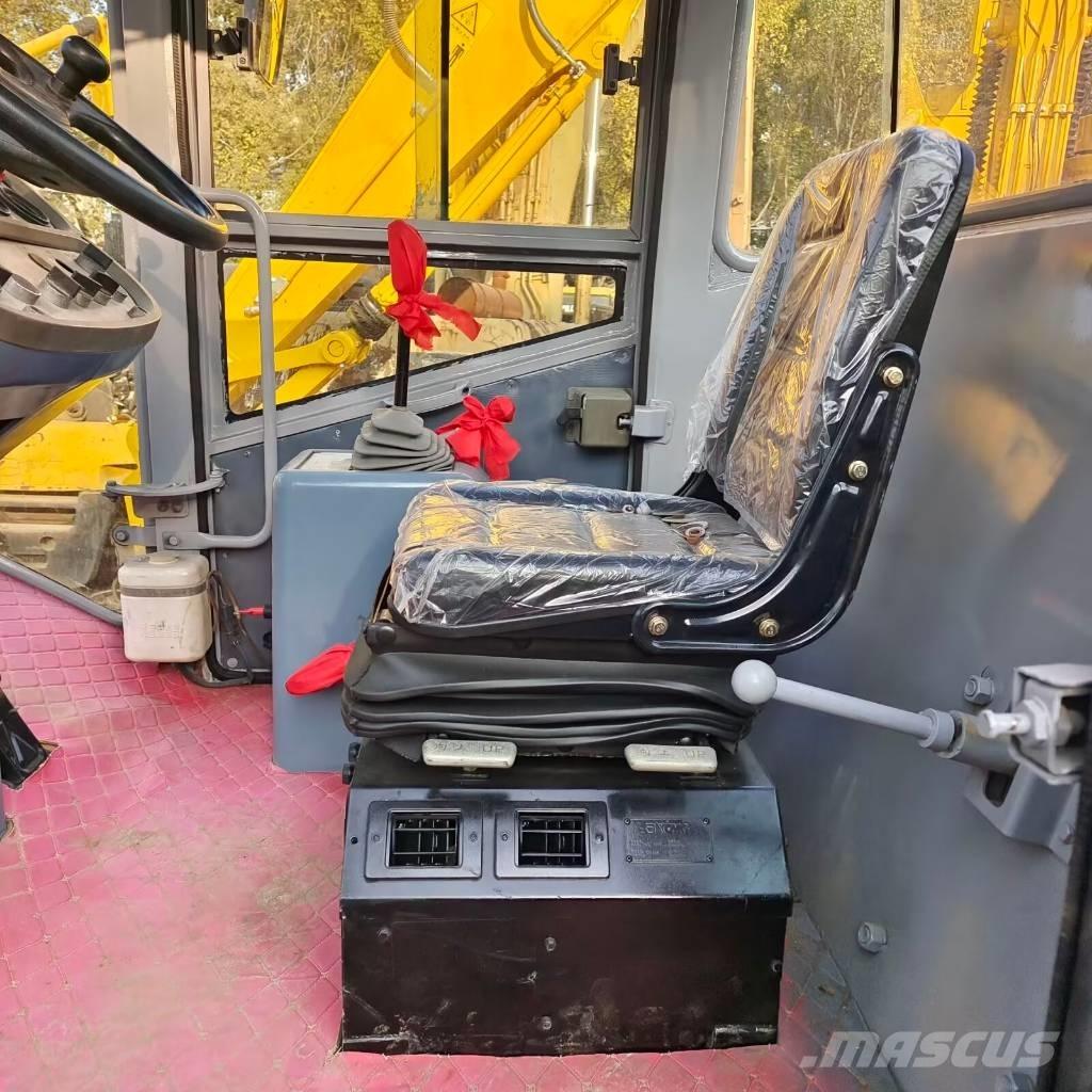 XCMG XS 143 J 振動ローラ